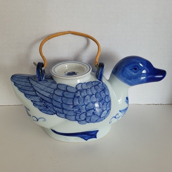 Unbranded Dining Vintage Hand Painted Blue White Duck Teapot Wth